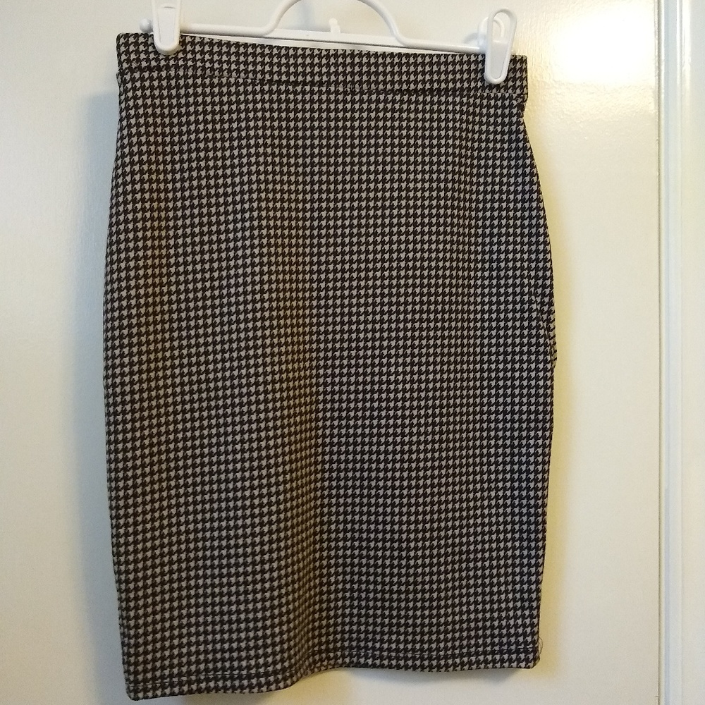 Houndstooth mini skirt NWOT
